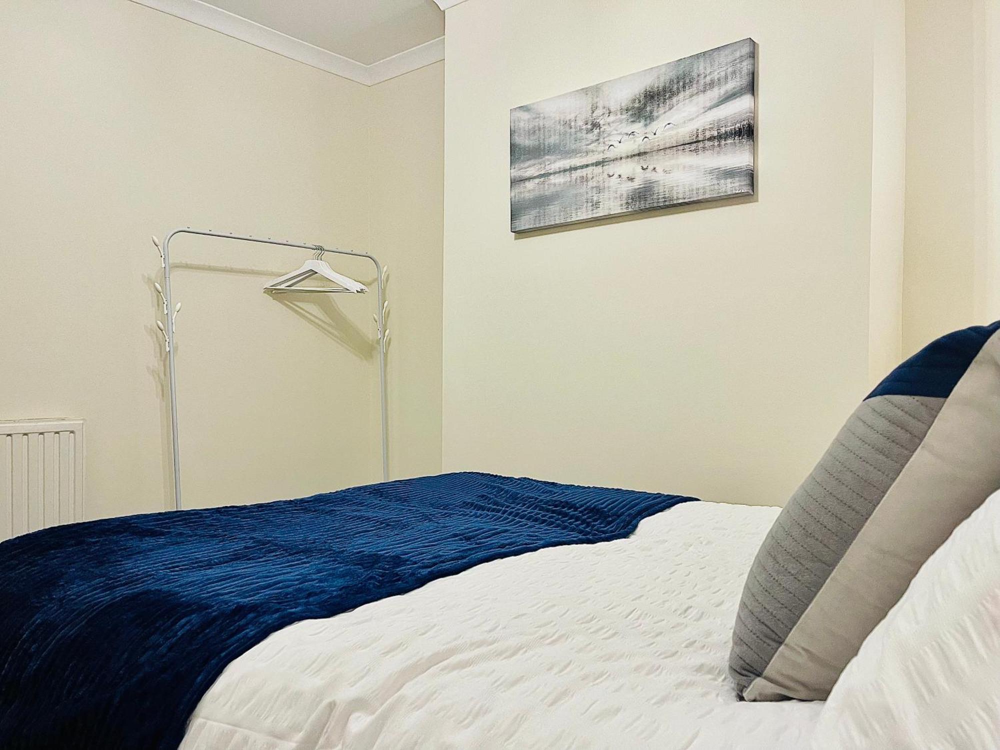 2 Bedroom Flat In Central Лондон Экстерьер фото